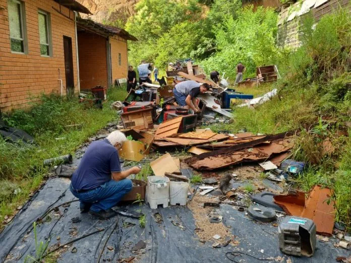 Mutirão mobiliza voluntários no Parque Municipal de Urussanga