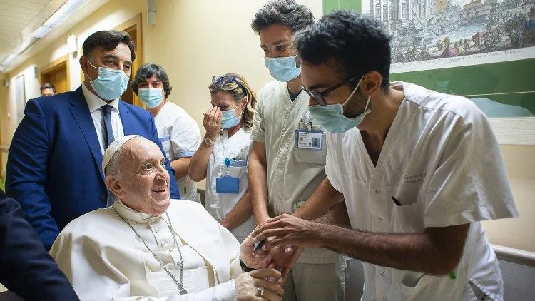 Saúde do Papa Francisco e a Possibilidade de um Novo Conclave: O Futuro da Igreja em Discussão