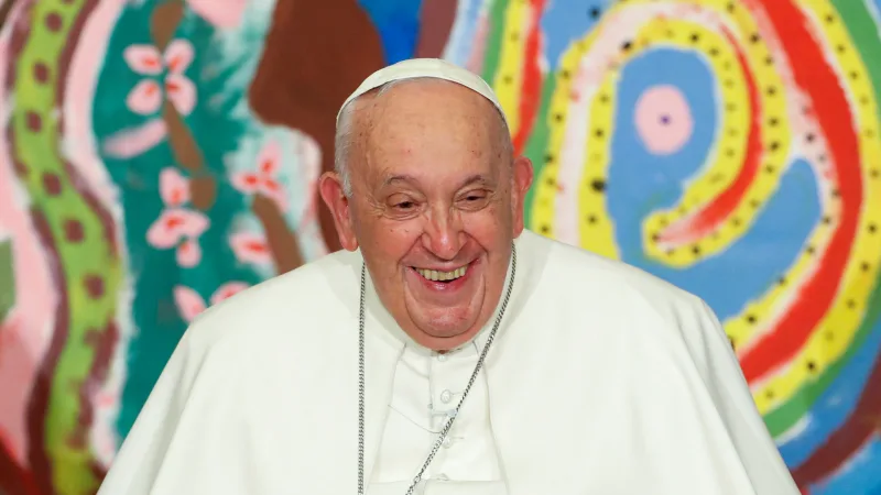 Papa Francisco apresenta melhora após 14 dias de internação, afirma Vaticano