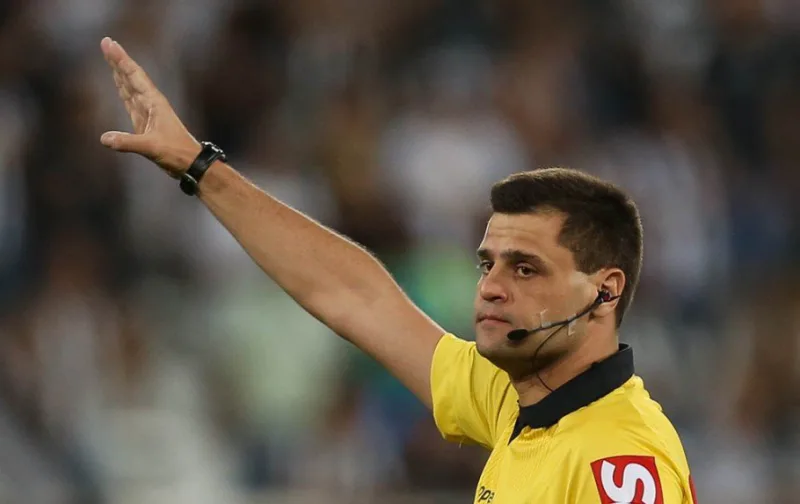 Rafael Tracci apita Criciúma x Joinville; VAR custeado pelo Tigre
