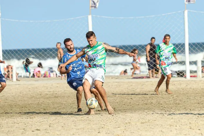 Domingo de semifinais no Praião 2025