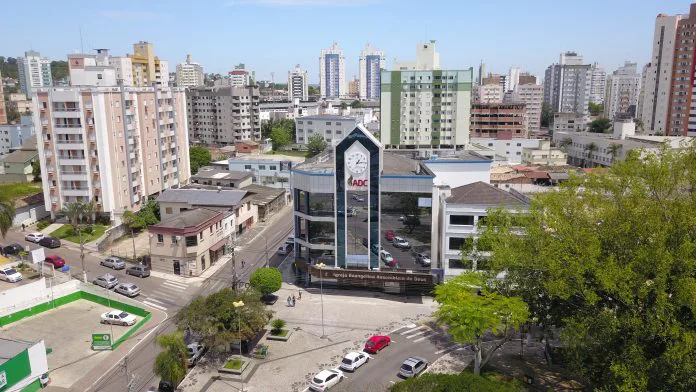 Previsão do Tempo para o Final de Semana em Criciúma e Sul de SC: Sol entre Nuvens e Calor Moderado
