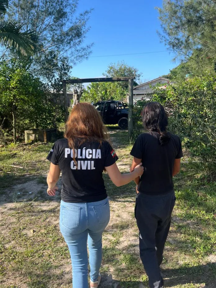 Suspeita de latrocínio é presa em Balneário Gaivota