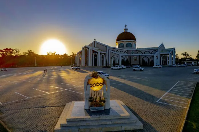 Basílica Santuário Sagrado Coração de Jesus realiza ação entre amigos
