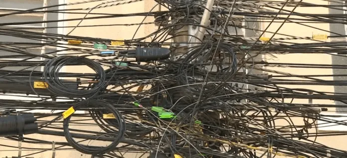 Operação Limpa Fios removerá fiação irregular de Criciúma nesta quarta