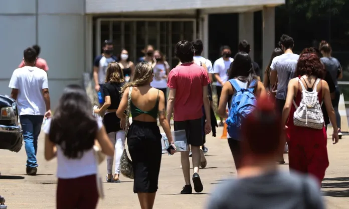 Decreto oficializa alterações no Programa Universidade Gratuita para 2025