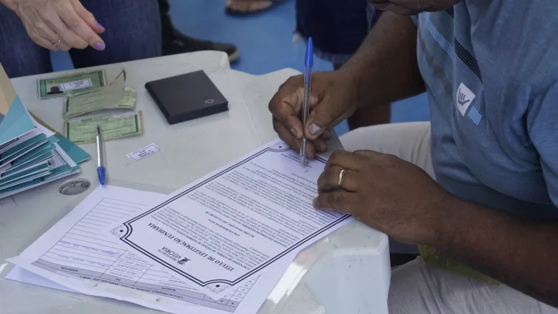 Entrega de 48 escrituras e audiência pública marcam a retomada do Reurb em Lauro Müller