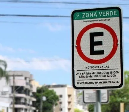 Diretoria de Trânsito e Transporte anuncia cronograma para pintura das vagas do estacionamento rotativo em Criciúma