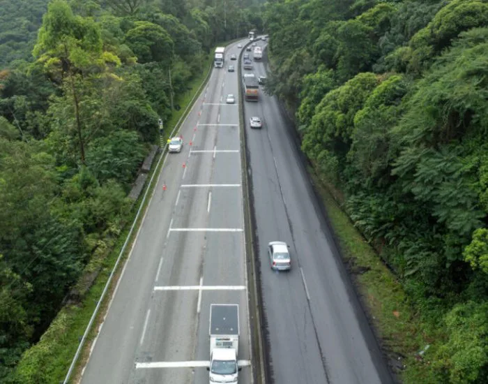 Após cinco horas de interdição, BR-101, no Morro dos Cavalos, é liberada