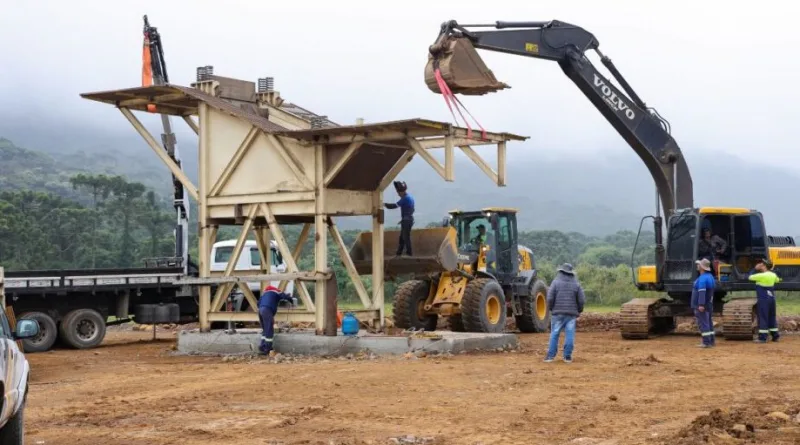Obras de pavimentação na Serra do Corvo Branco seguem até o segundo semestre de 2025