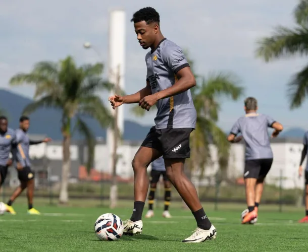 Criciúma enfrenta a Chapecoense no Oeste