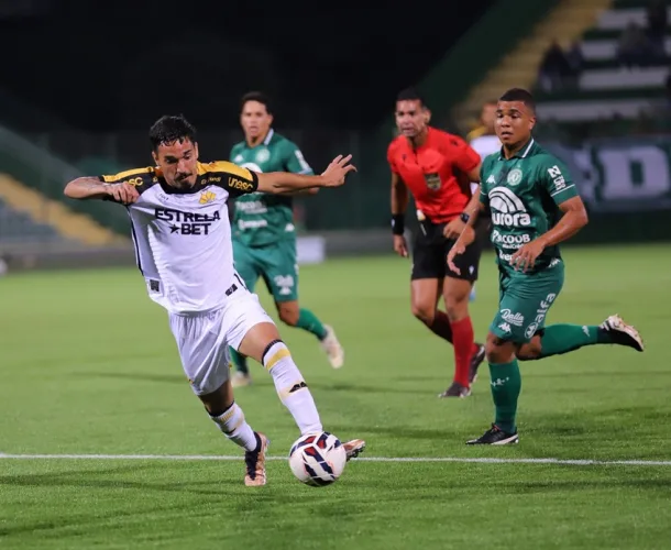 Após resultado negativo em Chapecó, Torcida pede saída do técnico Zé Ricardo