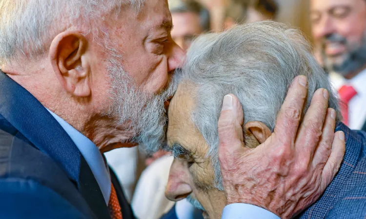 Lula confirma presença no velório de Pepe Mujica em Montevidéu