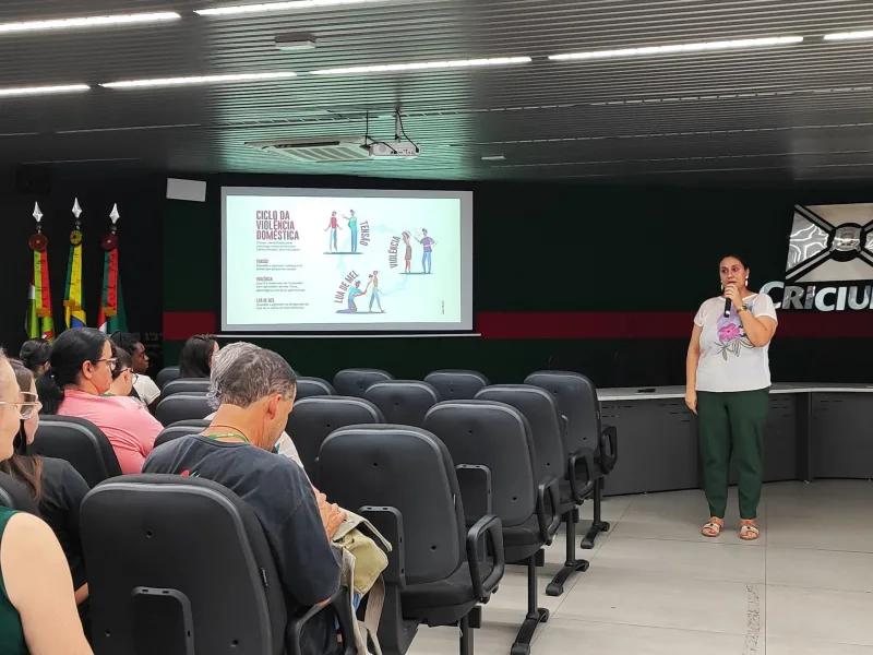 Maio Laranja: Governo de Criciúma intensifica ações de prevenção aos diferentes tipos de violência com capacitação dos Agentes Comunitários de Saúde