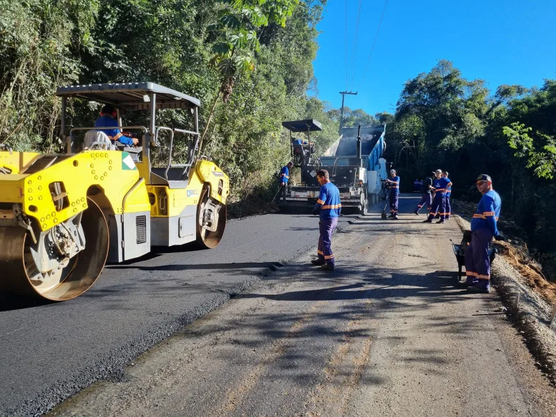 Rodovia Rony Zaniboni recebe mais uma etapa de pavimentação em Urussanga