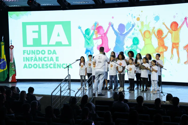 Fundo da Infância e Adolescência de SC publica dois novos editais com R$ 55 milhões para projetos sociais