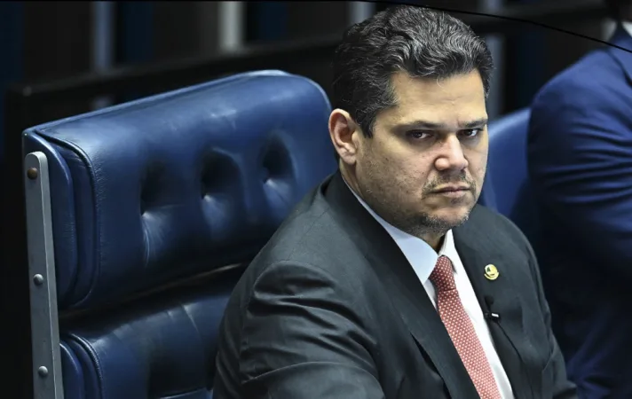 Alcolumbre deve apresentar requerimento da CPMI do INSS nesta terça-feira