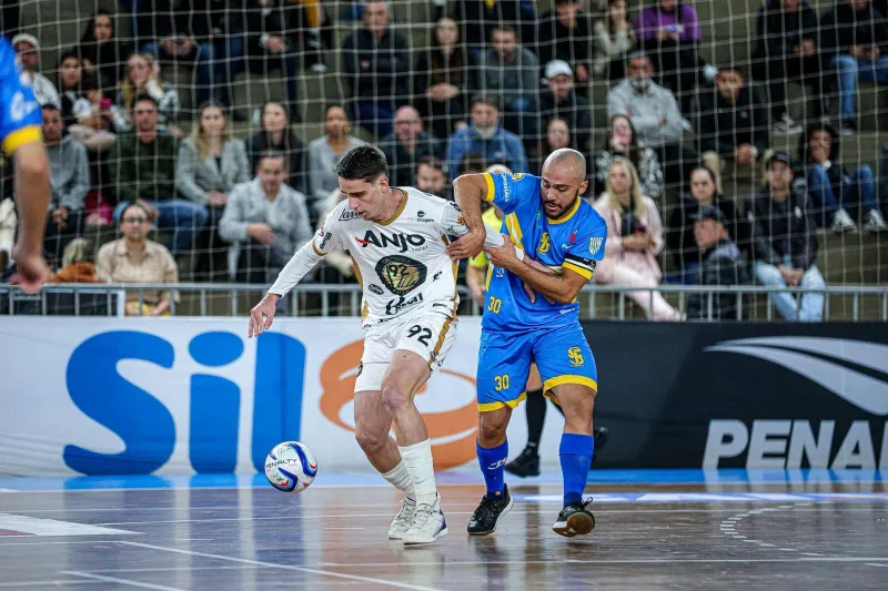Criciúma Futsal goleia e reassume liderança do grupo B no Brasileirão