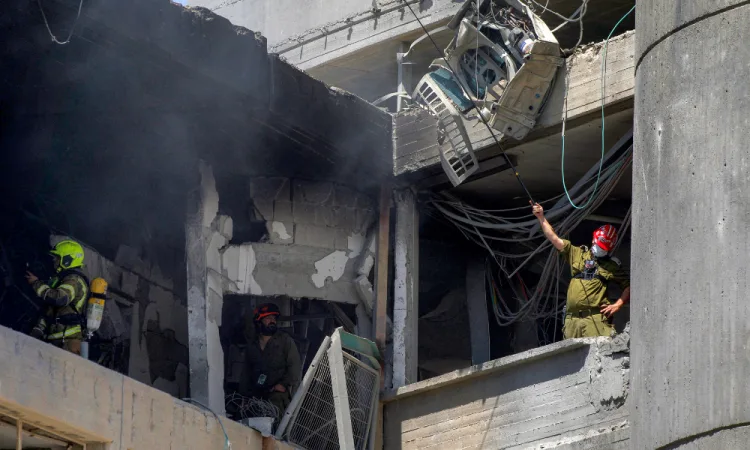 Irã bombardeia hospital em Israel e deixa 47 feridos no sétimo dia de tensão