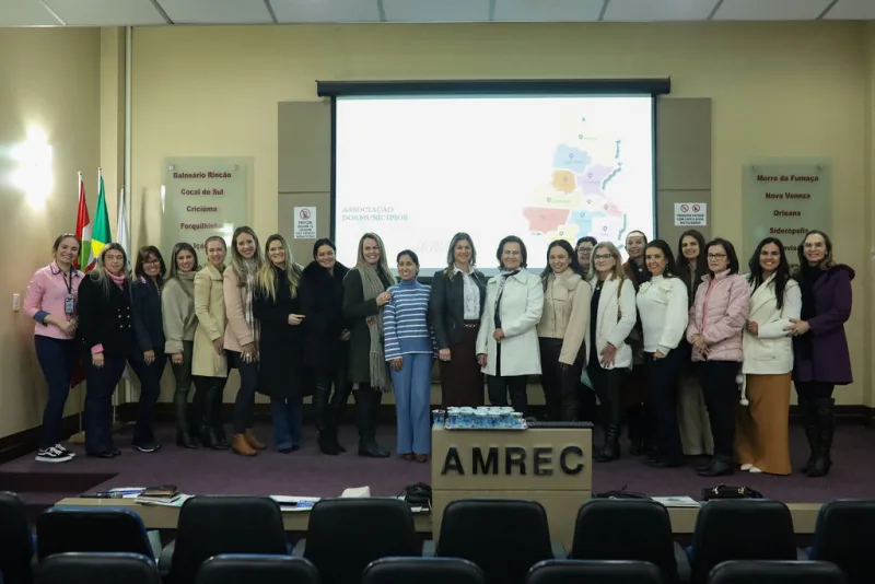 Cuidado com idosos é tema de encontro das primeiras-damas da Amrec