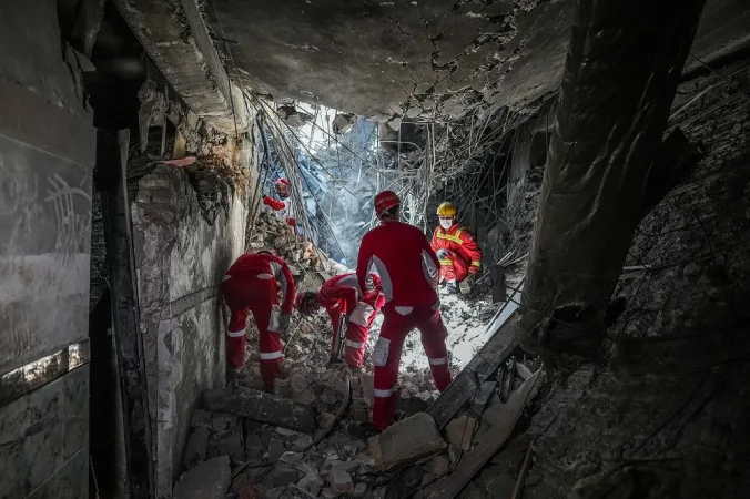 Ataque israelense à prisão de Evin, em Teerã, deixa 71 mortos