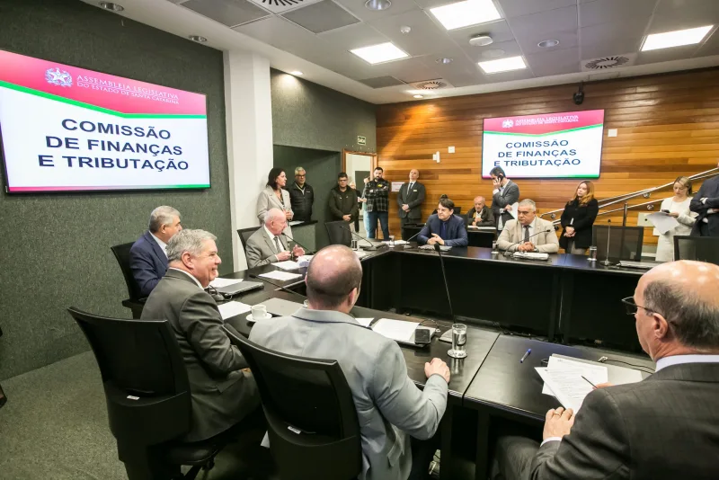 Projeto de combate à dependência tecnológica recebe parecer favorável da Comissão de Finanças