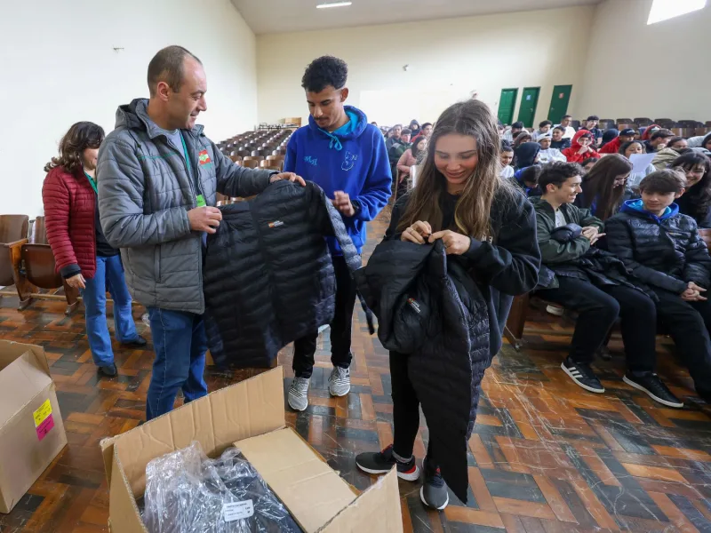 Governo de SC irá entregar uniformes escolares para mais de 200 mil estudantes da rede estadual