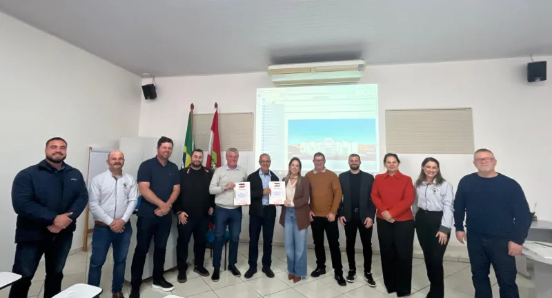 Vereadores buscam apoio de ferrovia para solução de bloqueios na SC-446