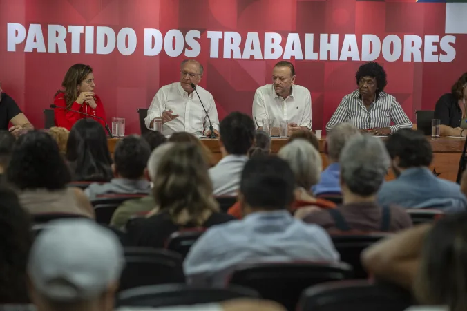 Em evento do PT, Alckmin diz que tarifaço é injustificável