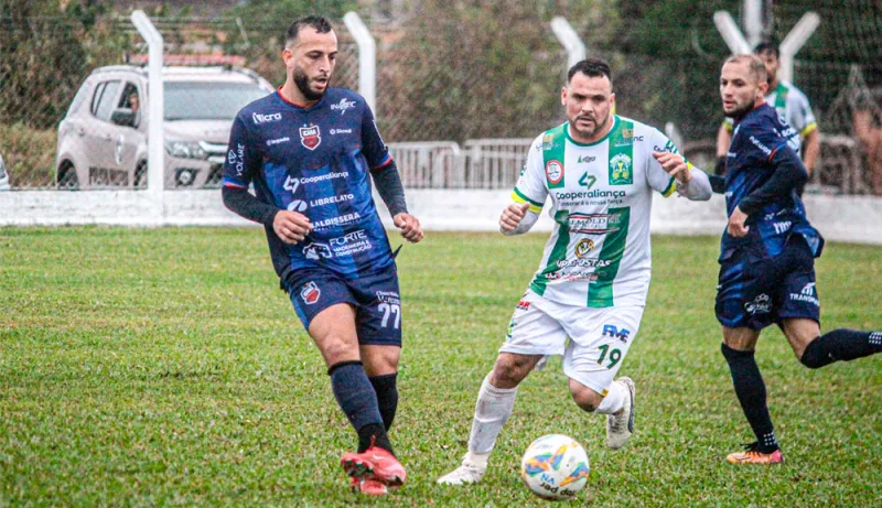 Equipes içarenses empatam no primeiro jogo da final da Larm