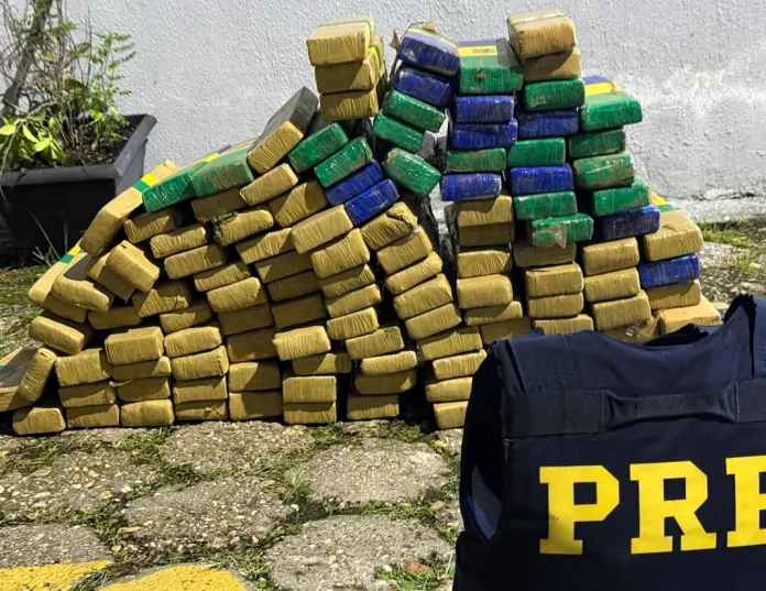 Homem é preso com mais de 111kg de maconha em Balneário Camboriú