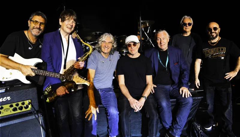 Banda internacional Dire Straits Legacy anuncia show em Criciúma