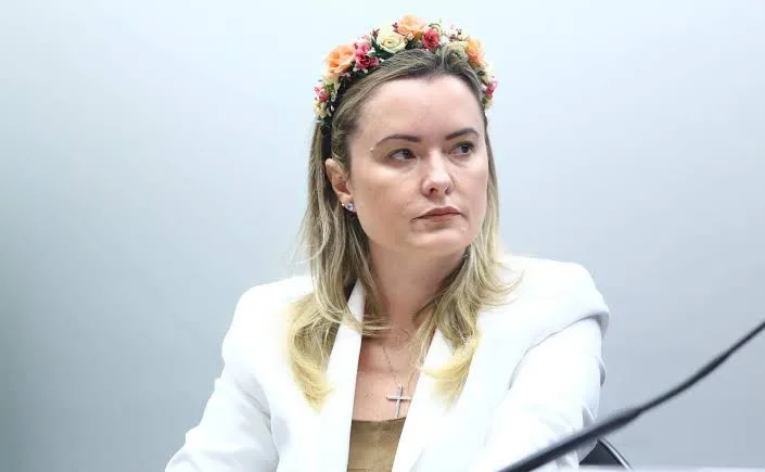 Júlia Zanatta confronta Ulisses Gabriel e afirma: ‘Ele não será candidato
