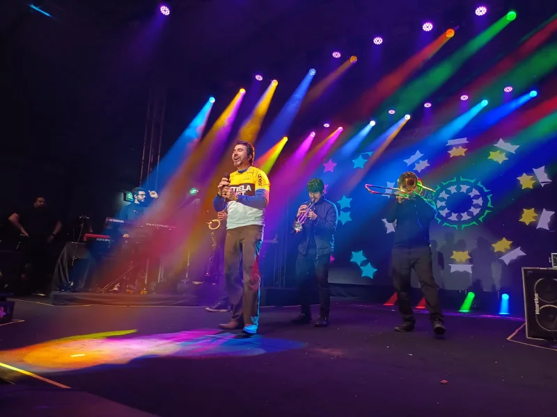 Centenário de Criciúma: show com padre Fábio de Melo reúne milhares de pessoas no Parque das Nações