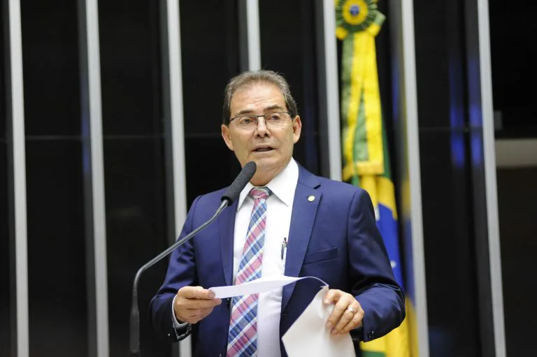 Hugo Motta confirma Paulinho da Força como relator do projeto da anistia