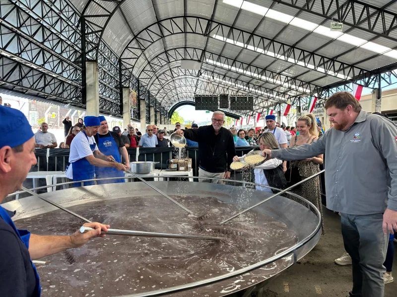 Cocalfest: Mais de 2 mil porções da maior minestra servidas gratuitamente