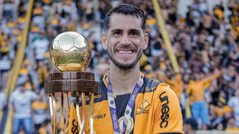 Meia Fellipe Mateus pode perder o restante da temporada 2025