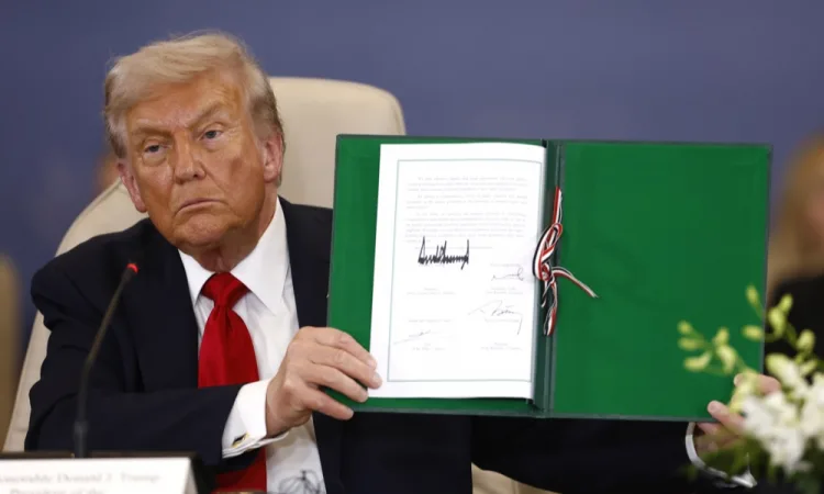 Trump assina acordo de paz e põe fim à guerra em Gaza
