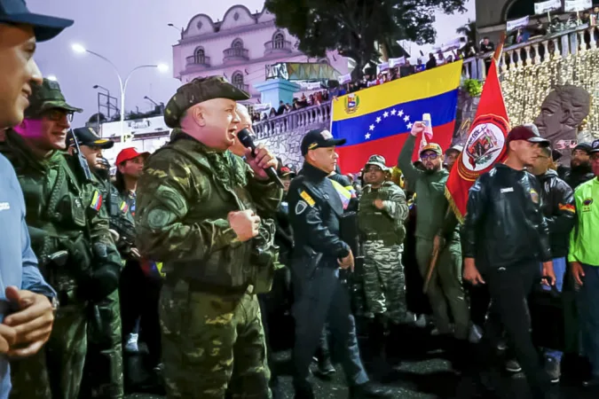 Trump cogita invasão e autoriza CIA a agir contra Regime de Maduro na Venezuela