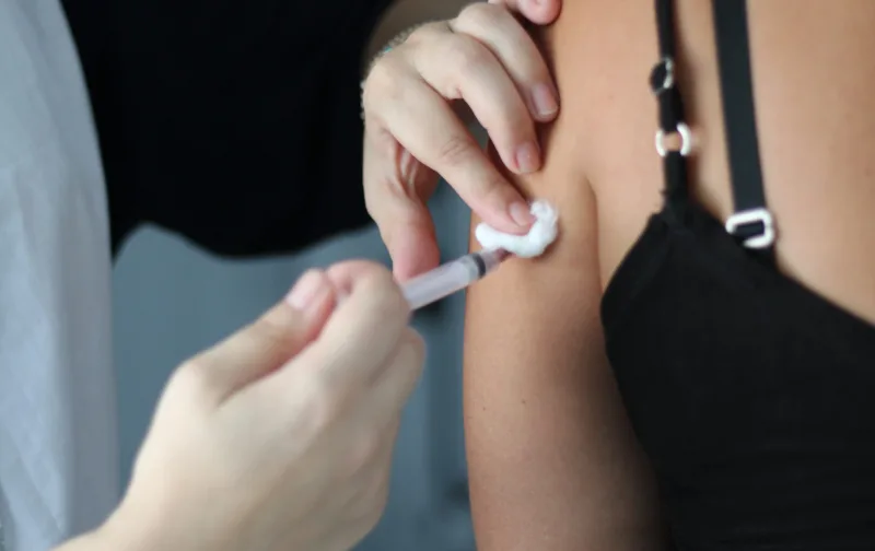 Dia D: Criciúma intensifica ações de multivacinação e do Outubro Rosa neste sábado