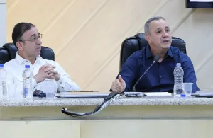 Câmara recebe exposição sobre implantação de escolas cívico-militares em Criciúma