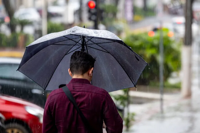 Semana começa com temporais isolados e chuva intensa em Santa Catarina