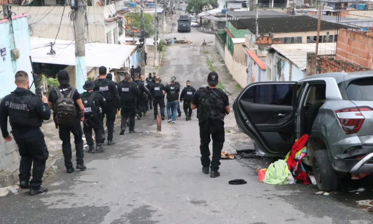 Operação no Rio de Janeiro contra facções criminosas registra 64 mortes