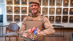 Policial militar conclui desafio internacional de ciclismo de 1000 km e recebe homenagem do Comando-Geral