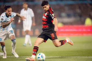 Flamengo segura pressão do Racing, garante o empate e está na decisão da Libertadores
