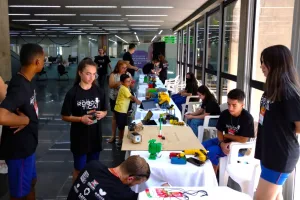 Inovação que leva para o futuro: Criciúma realizará VI Feira Municipal de Robótica neste sábado