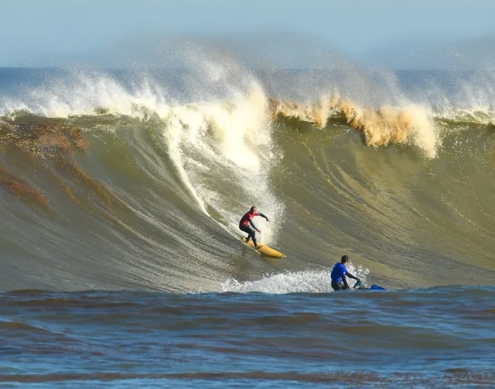 CBSurf 2025: Janela de espera para campeonato brasileiro de ondas grandes em Laguna abre no dia 5