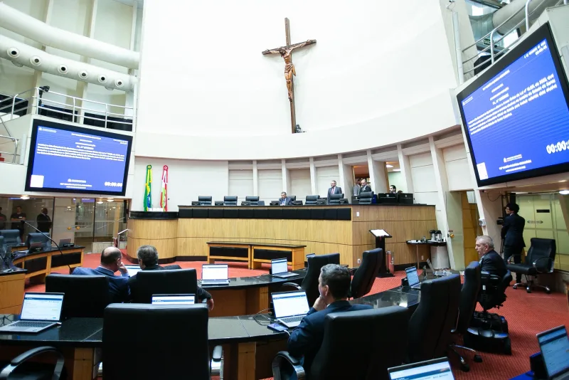 Plenário aprova programa de prevenção de acidentes e primeiros socorros nas escolas