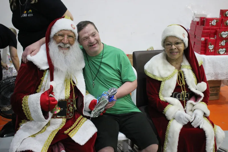 APAE de Cocal do Sul abre lista para apadrinhamento de Natal dos alunos