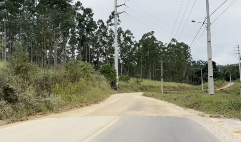 Jorginho Mello visita Cocal do Sul para assinar o primeiro projeto do Sul no Estrada Boa Rural